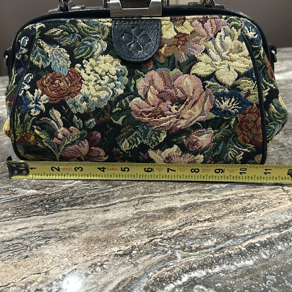 Patricia Nash Tapestry handbag in Like New Condition - Picture 2 of 9